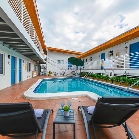 Cozy 1 Bedroom With Pool Steps From The Beach #41 Hollywood Extérieur photo