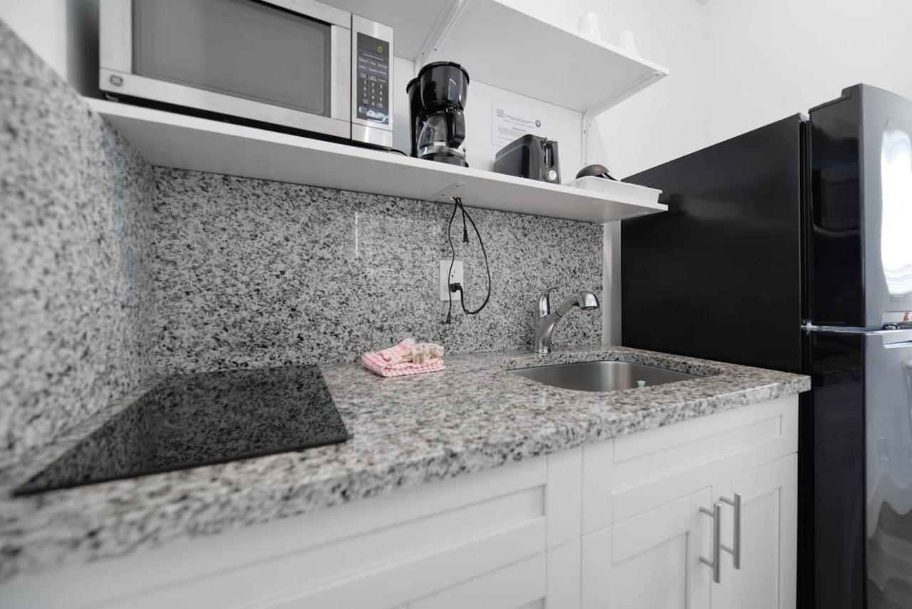 Cozy 1 Bedroom With Pool Steps From The Beach #41 Hollywood Extérieur photo