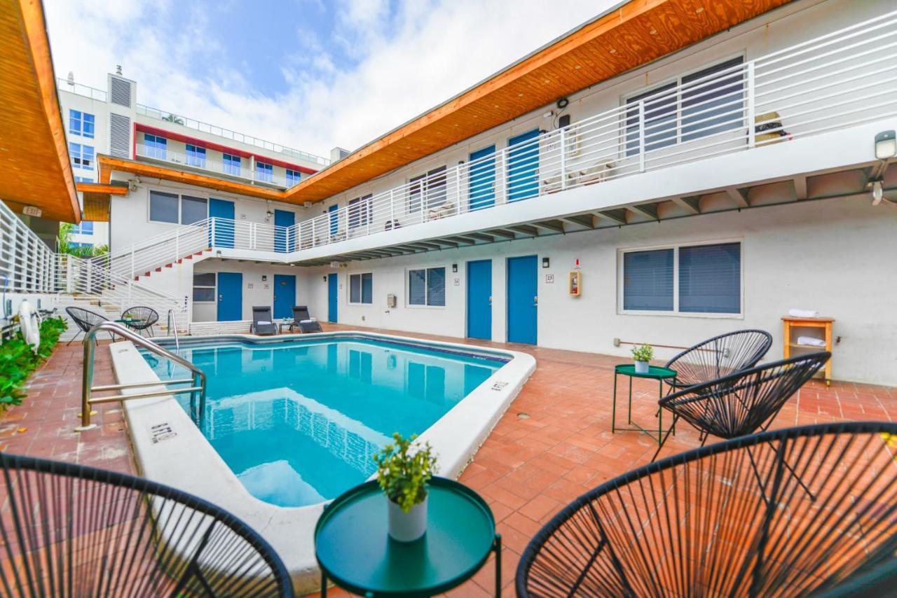 Cozy 1 Bedroom With Pool Steps From The Beach #41 Hollywood Extérieur photo