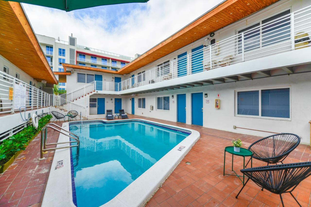 Cozy 1 Bedroom With Pool Steps From The Beach #41 Hollywood Extérieur photo